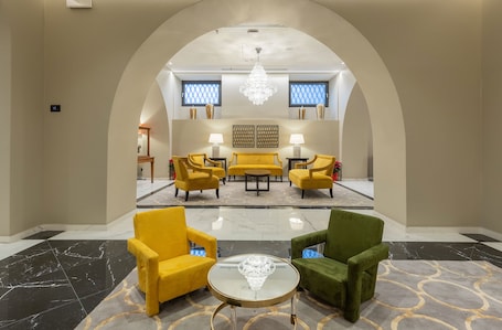 Lobby sitting area. Hotel Astoria
