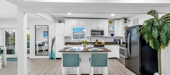 Blue Beach Bungalow