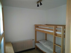 3 camere, culla da viaggio, Wi-Fi gratuito