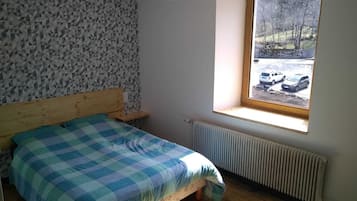 2 makuuhuonetta, vauvan matkasÀnky, ilmainen Wi-Fi