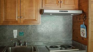 Fridge, microwave, coffee/tea maker, toaster