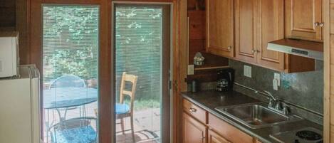 Fridge, microwave, coffee/tea maker, toaster