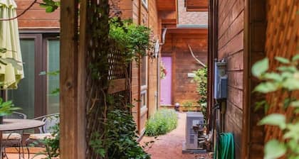 Sycamore - Rustic Cabin for 2 in Oak Creek Canyon