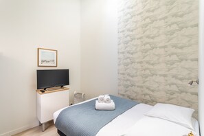 1 soverom, strykejern/-brett, wi-fi (inkludert) og sengetøy