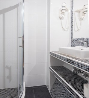 Hair dryer, towels - Double bed room, 500 year old guesthouse with pool (Dubrovnik)