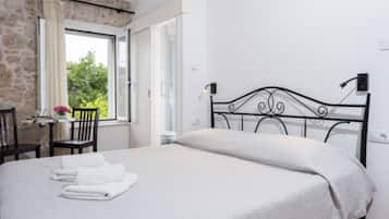 3 bedrooms, bed sheets