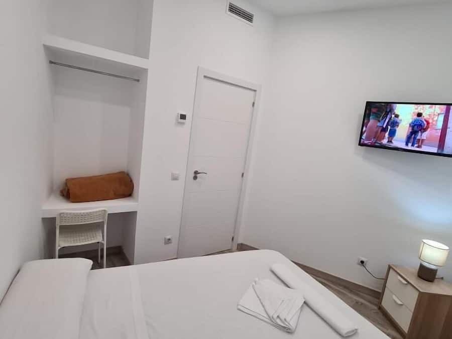 Free WiFi, bed sheets