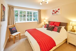 House | 1 bedroom, individually decorated, individually furnished - Heron Cottage (Pickering)