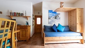 1 bedroom, iron/ironing board, free WiFi, bed sheets