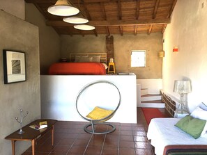 4 bedrooms, WiFi, bed sheets - A CHARMING HORTA IN THE HEART OF ALENTEJO (VIANA DO ALENTEJO)