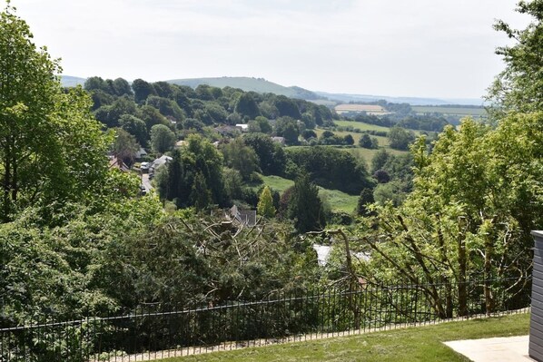 Apartment | Garden - The View, Charming 2-bed Apartment in Shaftesbury, (Shaftesbury)