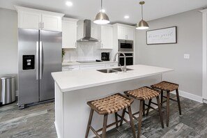 House, Multiple Beds (Anchored Inn) | Private kitchen