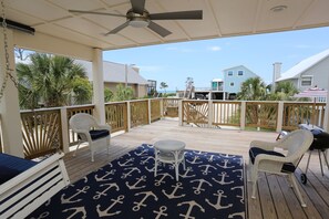 하우스, 퀸사이즈침대 2개 (Amazing Grace) | 외관