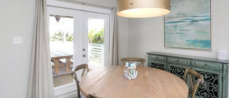 House, Multiple Beds (Anchored Inn 3) | Dining