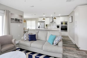 House, Multiple Beds (Anchored Inn 3) | Living area