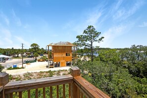 House, 3 Bedrooms | Balcony