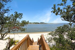 House, 3 Bedrooms | Beach