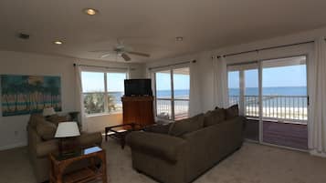 Casa, várias camas (Amethyst Cove) | Área de estar