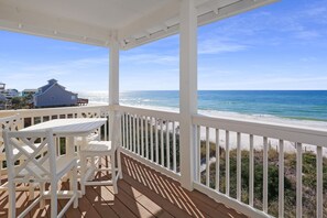 House, Multiple Beds (A Rendezvous No Pets Allowed) | Outdoor dining