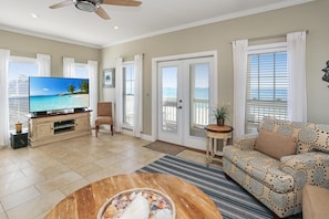 House, Multiple Beds (A Rendezvous No Pets Allowed) | Living area