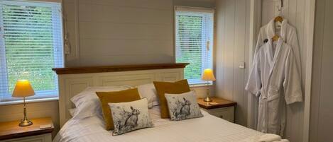 Standard Apartment, Private Bathroom | Interior