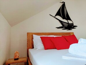 2 chambres, fer et planche à repasser, lit parapluie, Wi-Fi gratuit