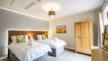 2 bedrooms, iron/ironing board