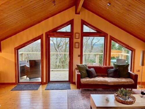 The Rowan - Luxury Lodge and Woodland Views