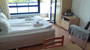 1 bedroom, iron/ironing board, bed sheets
