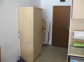 1 bedroom, iron/ironing board, bed sheets