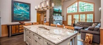 The Luxurious Penthouse Ski-in/Ski-out Kearsarge Brook Condo at Cranmore Mtn!