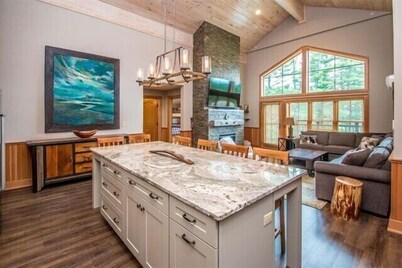 The Luxurious Penthouse Ski-in/Ski-out Kearsarge Brook Condo at Cranmore Mtn!