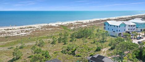 Casa, varias camas (Woofs and Waves) | Exterior