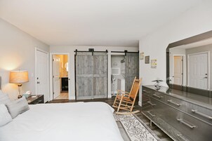 3 habitaciones, decoración personalizada y muebles diferentes 