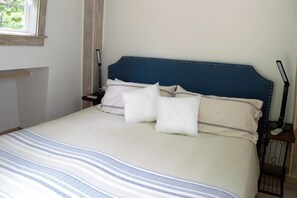 2 bedrooms, iron/ironing board, free WiFi, bed sheets - Unique 3 Story Lighthouse  (Gamaliel)