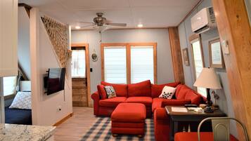 Smart TV, table tennis