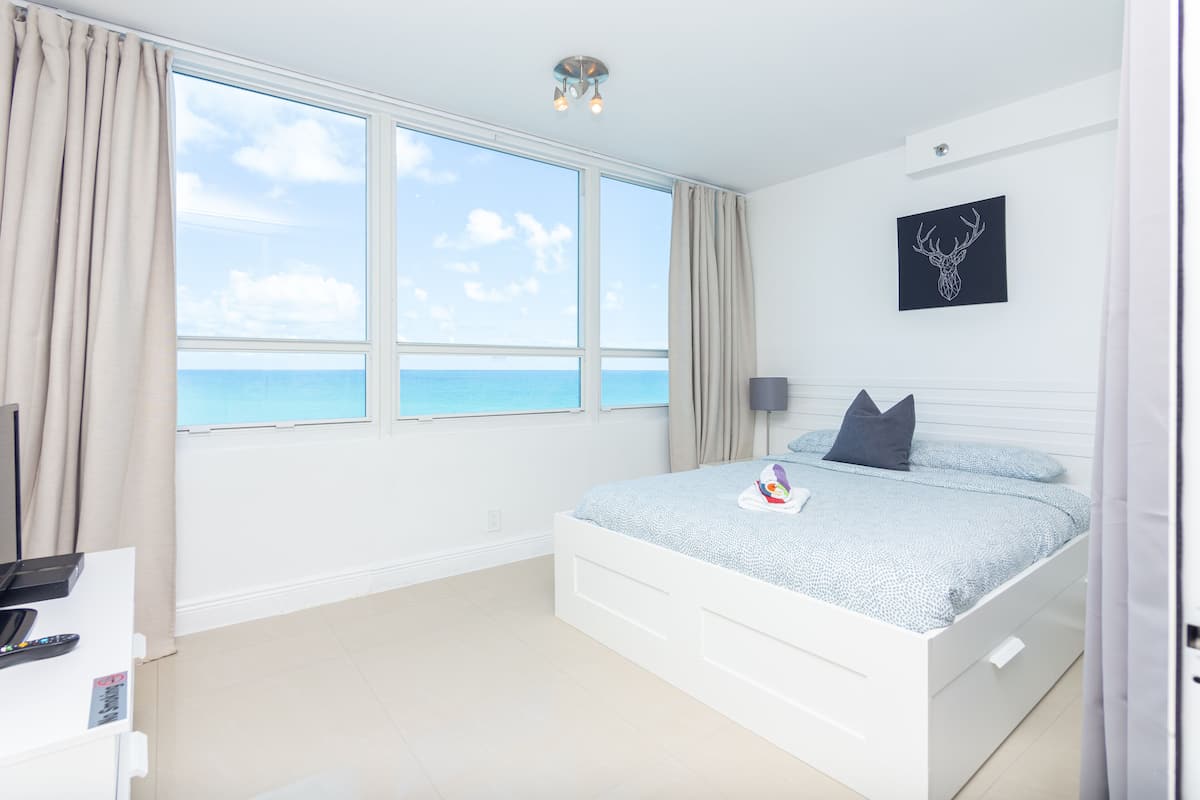 Suite estudio Signature | 1 dormitorio, cortinas opacas, tabla de planchar con plancha