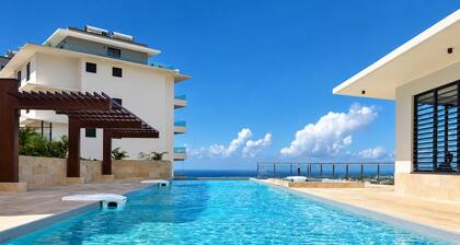 Alicia's Sky flat, on the heights with nice view on the sea and Papeete