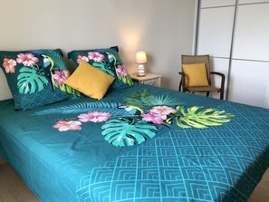 2 habitaciones, tabla de planchar con plancha, wifi y ropa de cama 