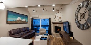 Smart TV, fireplace - LFT37 by Park City Experience - Top floor ski-in/out at Park City Mountain (Park City)