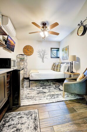 1 bedroom, iron/ironing board, Internet