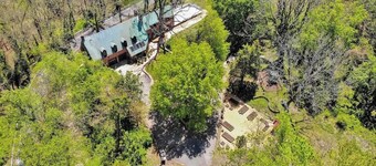 Courtyard Studio at Bancroft Manor. Cozy Retreat!