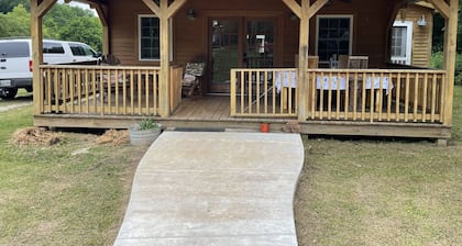 Sweet Little Boho Cottage at Downing Hollow Farm