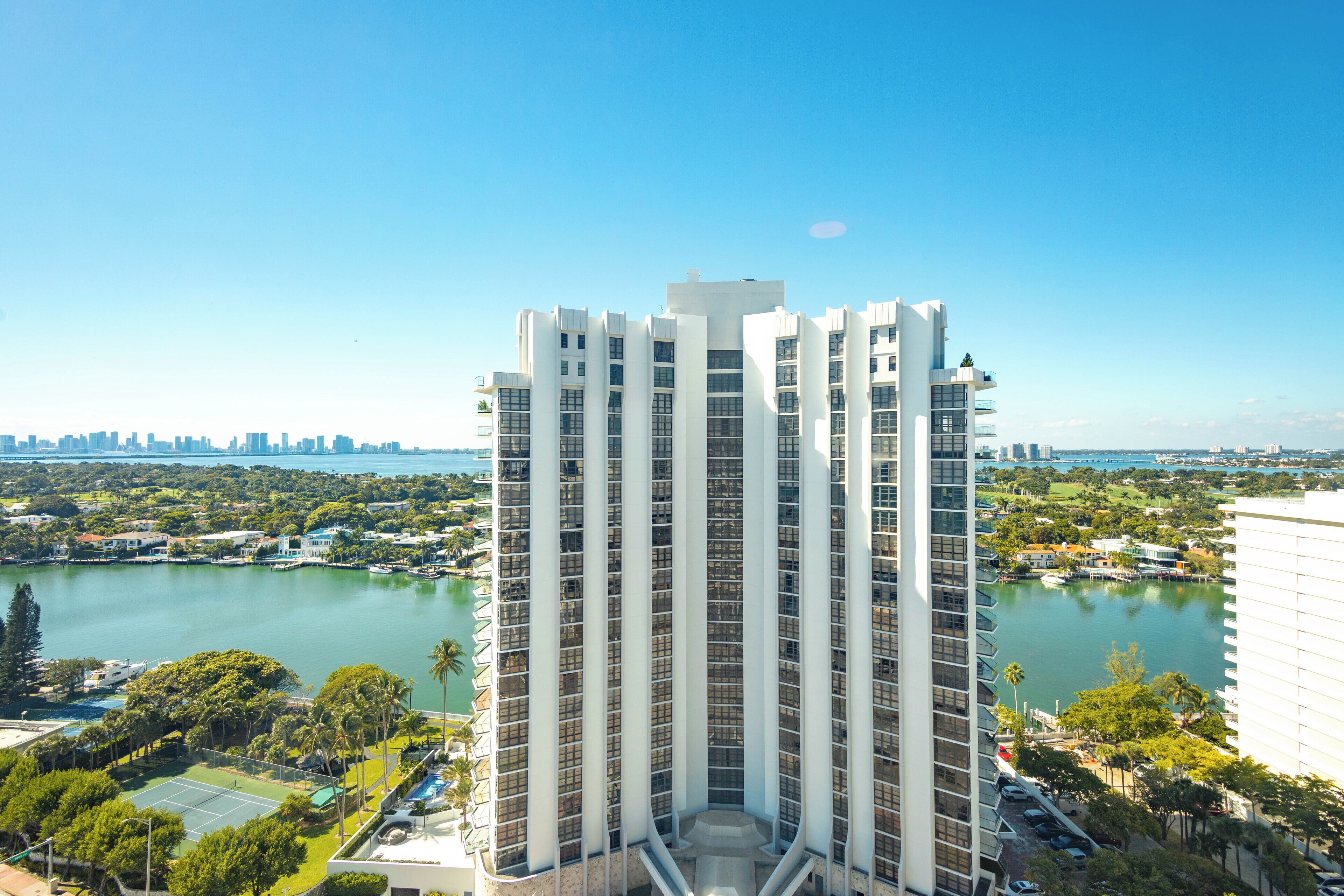 City Suite | Blackout drapes, iron/ironing board, free cribs/infant beds, free WiFi