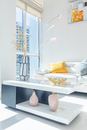 Presidential-loftsværelse | Opholdsområde | LED-tv