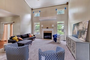 Televisión, chimenea