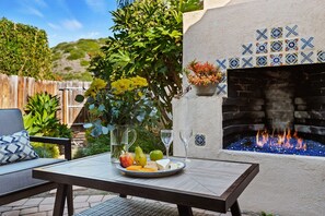 Property grounds - Central to adventures in the Mesa, close to beach (Santa Barbara)