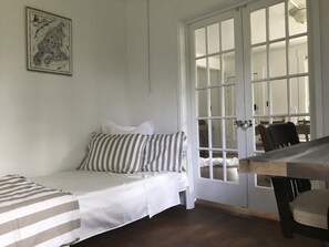 4 chambres, bureau, Wi-Fi, draps fournis