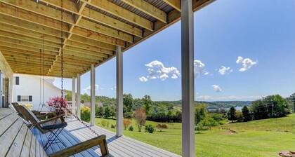 Norris Lake home w/boat slip at Sugar Hollow Marina, close to golf and winery