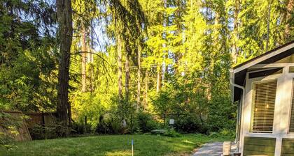 Family Getaway Ashford/Mt Rainier Nisqually Gate-Dan's Place